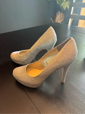 le chateau Glitter Platform Stiletto Pumps - Champagne Gold